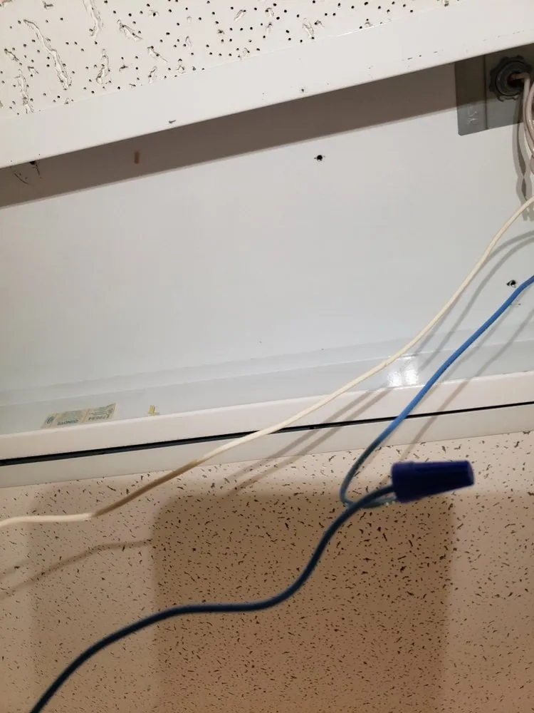 Slide of Handyman services by Abel Cruz