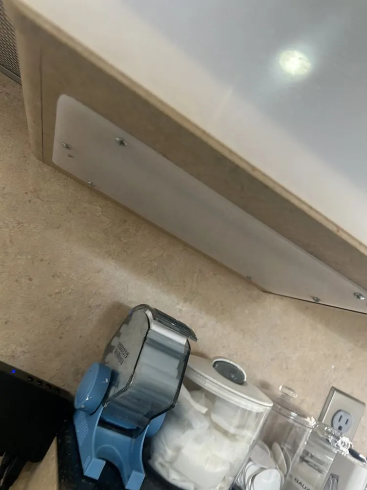 Slide of Handyman services by Abel Cruz