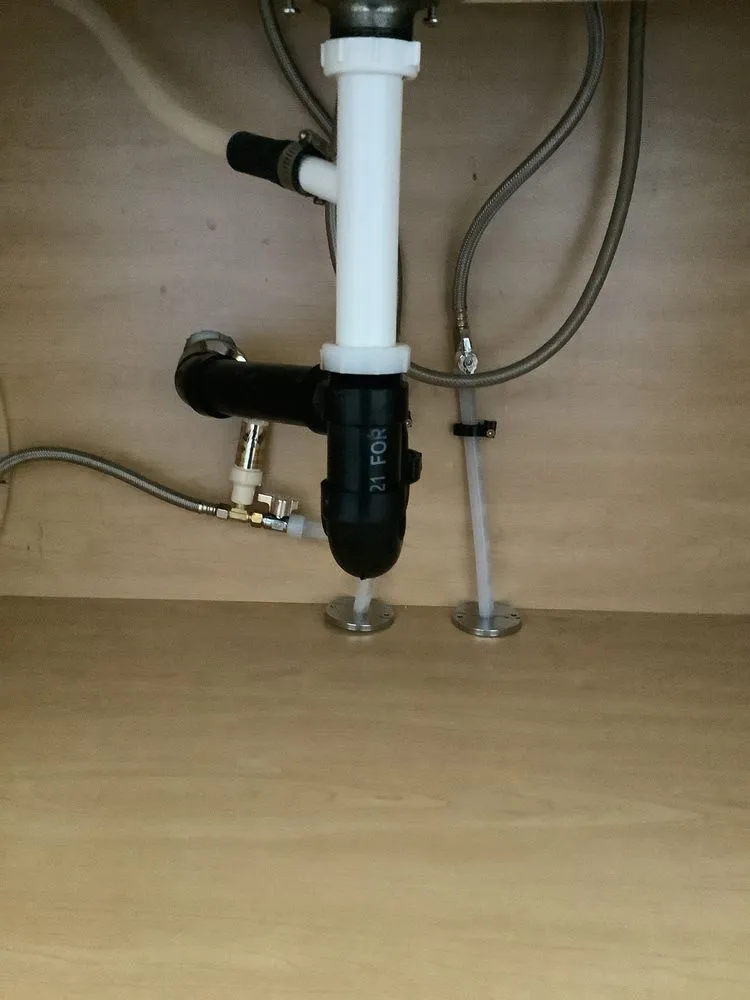 Professional water heater service experts serving Tukwila, WA - Harts Plumbers, Electricians, & HVAC Technicians
