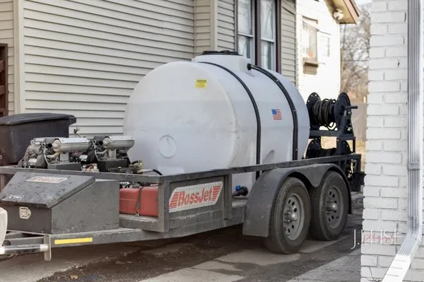 Heavy Home Improvement Logo