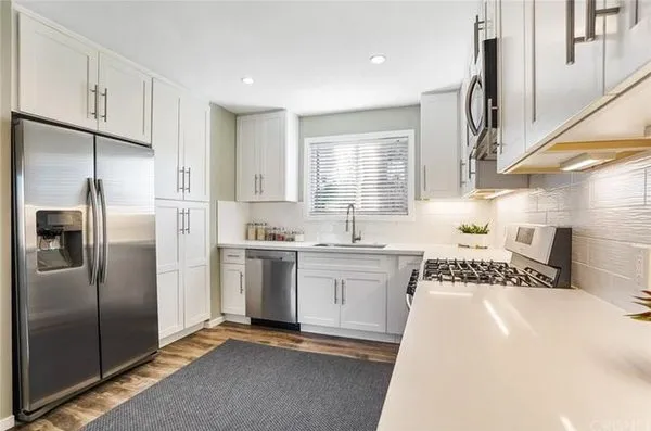 Henri’s Plumbing Logo