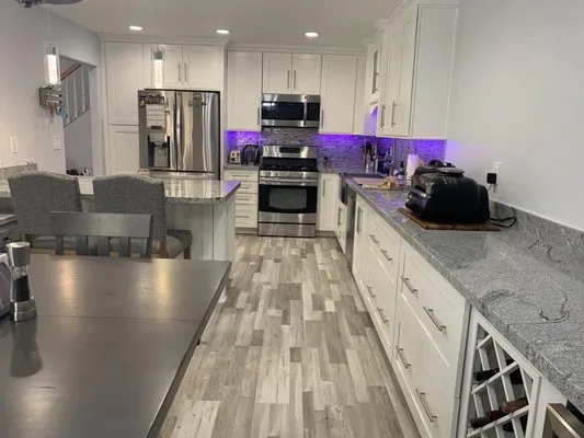 Here's How Construction Logo