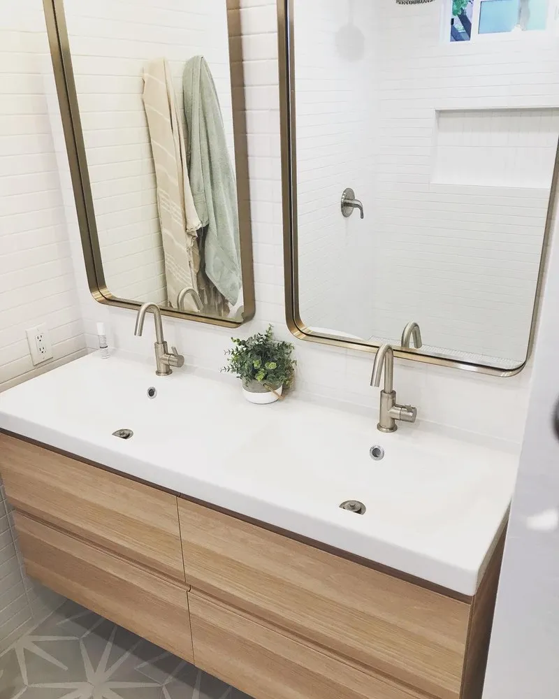 Slide of Hermes Plumbing