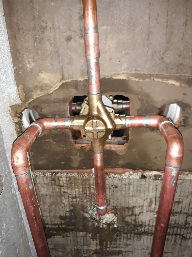 Professional emergency plumbing for homes in Miami, FL by HH Plumbing Services & Repairs