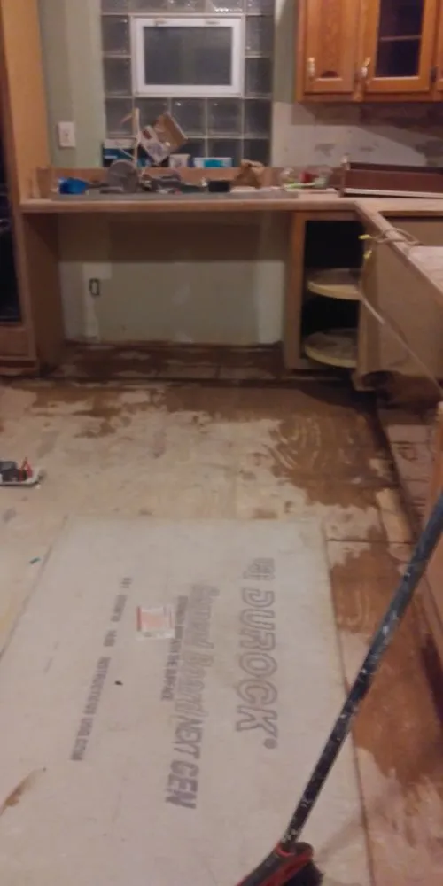 Emergency leak detection in St. Louis, MO by Hill Top Construction & Investment