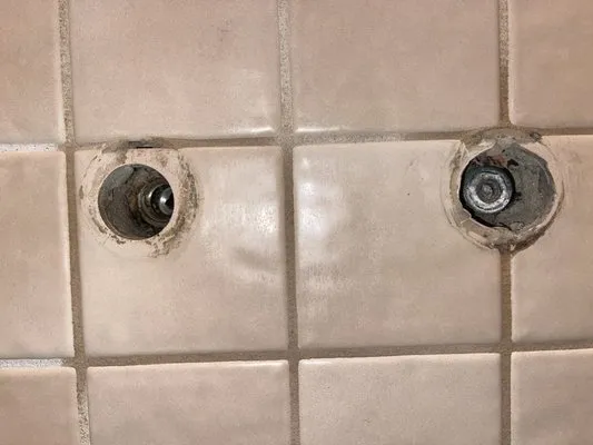 Hillis Plumbing Logo