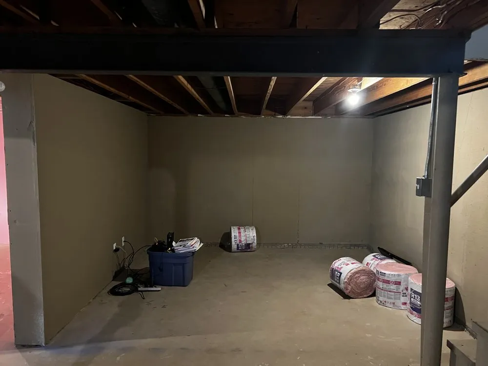 Slide of H&L Contracting