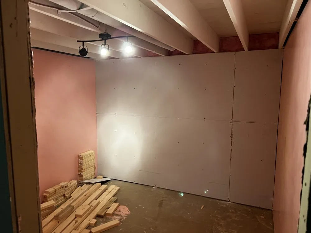 Slide of H&L Contracting