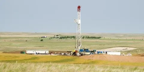 Holler Drilling & Plumbing Logo