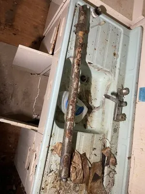 Holmes Plumbing Logo