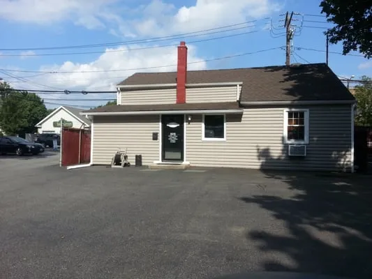 Holzapple Louis P Co