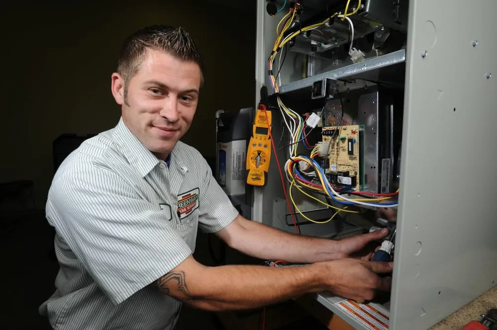 Slide of HomeMax Nashville