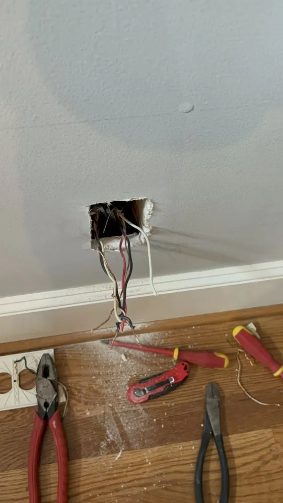 Slide of Homewire Electric & Plumbing