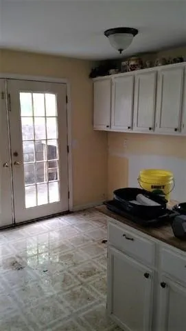 Slide of Hot Mop King