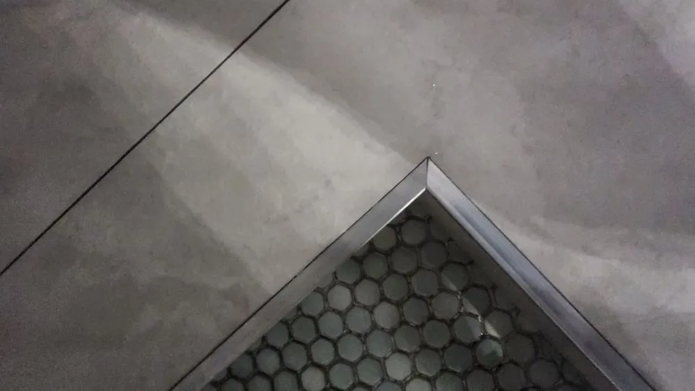 Slide of house remodeling Yañez