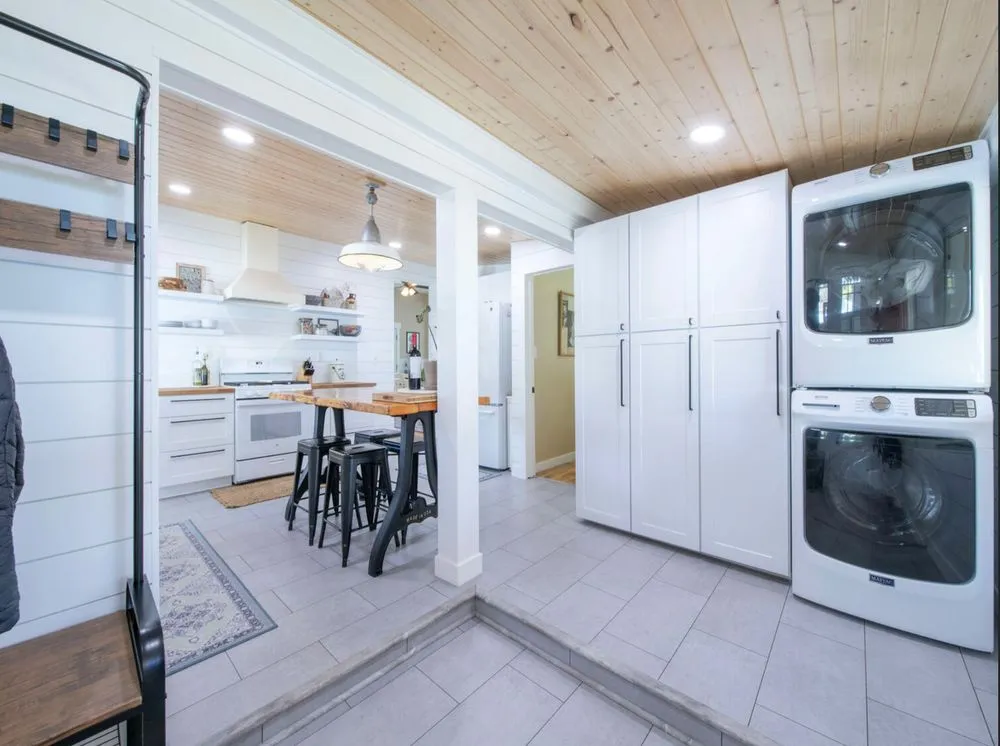 Slide of Huckleberry Home & Handyman Services