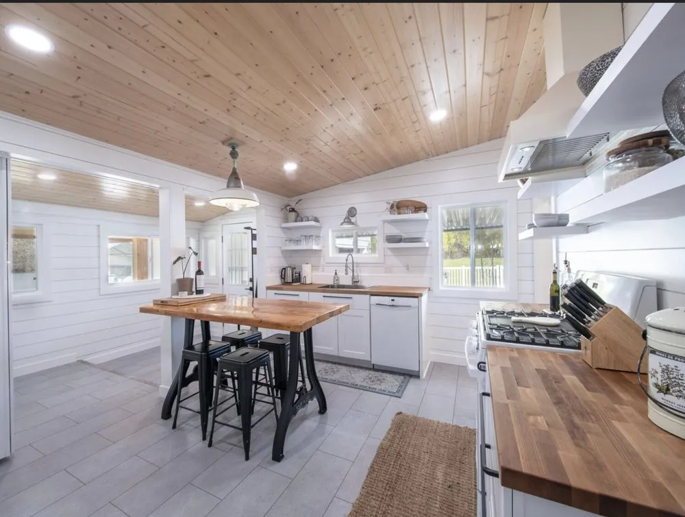 Slide of Huckleberry Home & Handyman Services