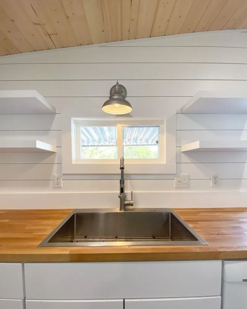 Slide of Huckleberry Home & Handyman Services