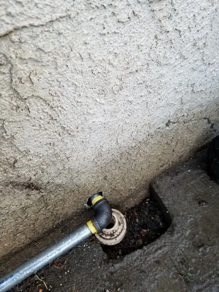 Professional emergency plumbing in Riverside, CA by Hueys Handyman Services