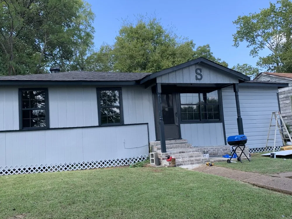 Slide of Huggins & Monroe Plumbing & Painting