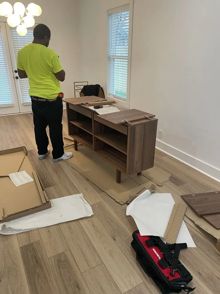 Slide of Hundone Contracts