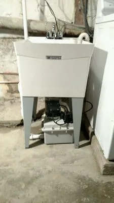 Hurley's Plumbing and Heating Logo