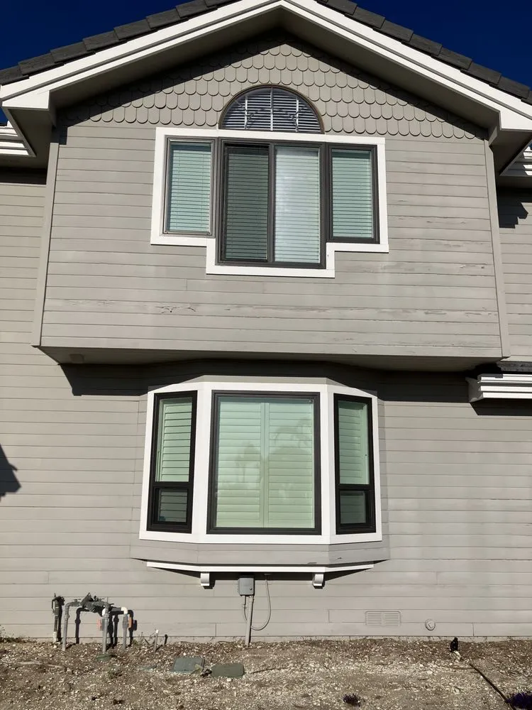 Slide of Husky Builders