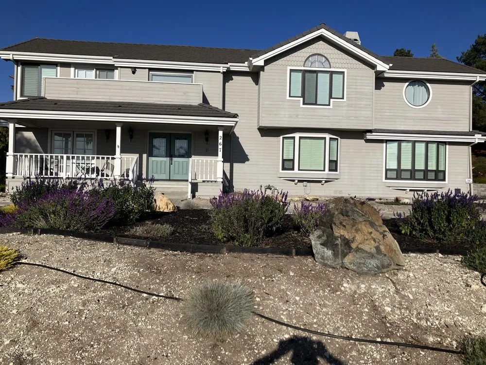 Slide of Husky Builders