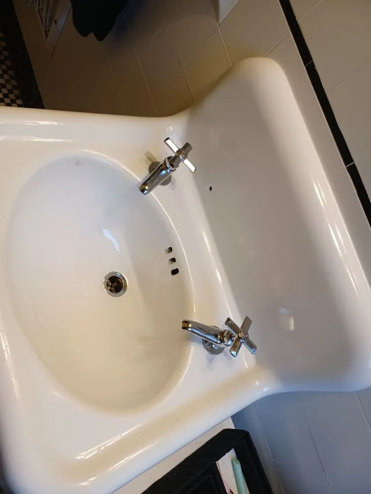 Slide of H&W Plumbing