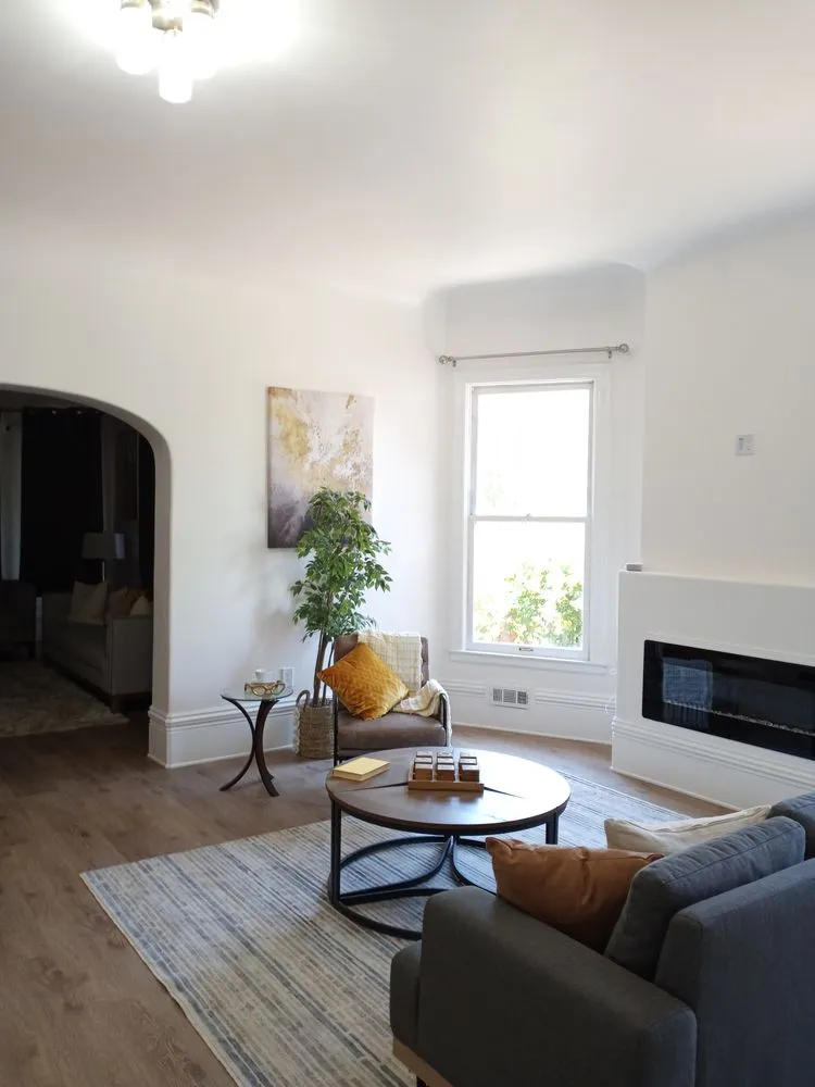 Slide of I & J BUILDING CONSTRUCTION