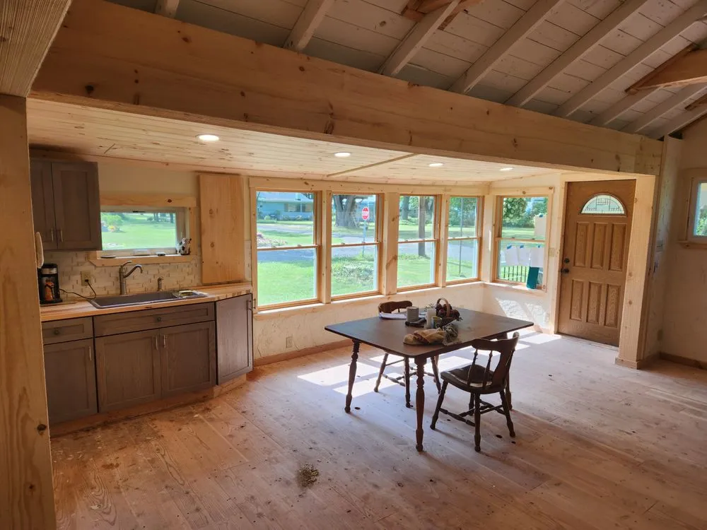 Slide of I Know A Guy Services