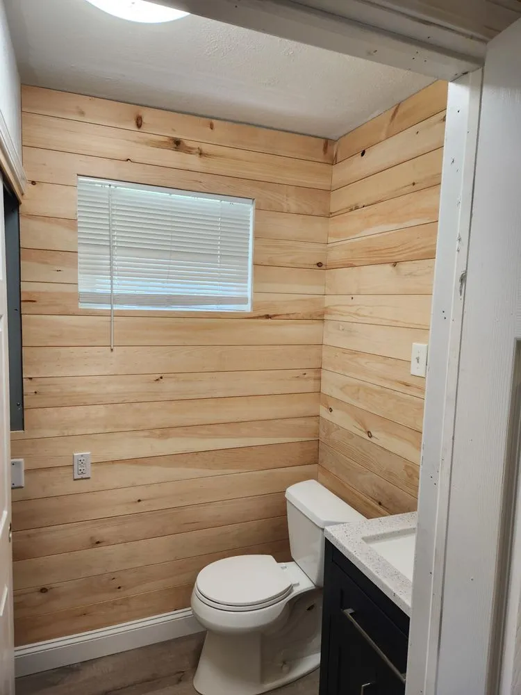 Slide of I Know A Guy Services