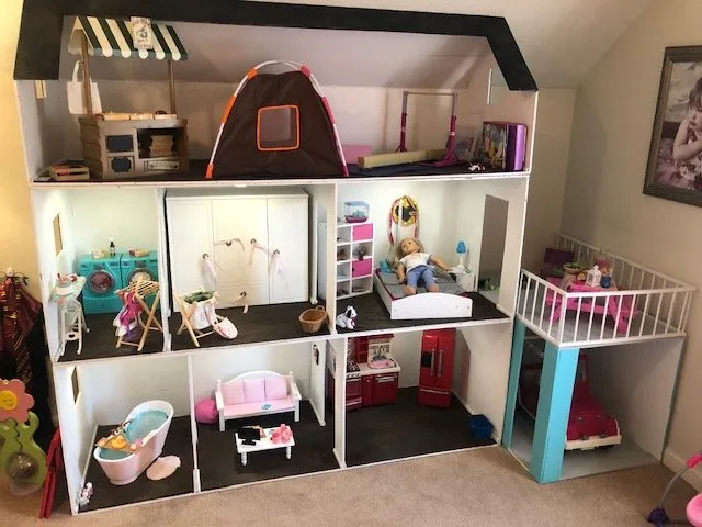 Slide of Indy Husband for Hire