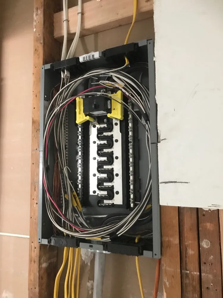 Slide of Innopowerline