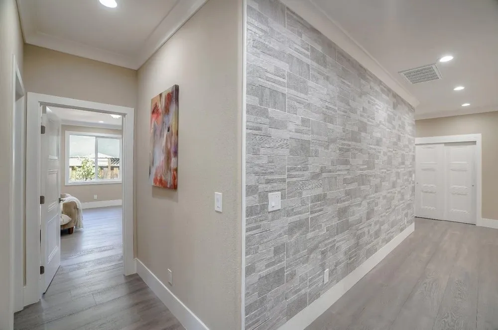 Slide of Innopowerline