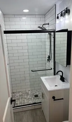 Irek Wszeborowski Construction Logo