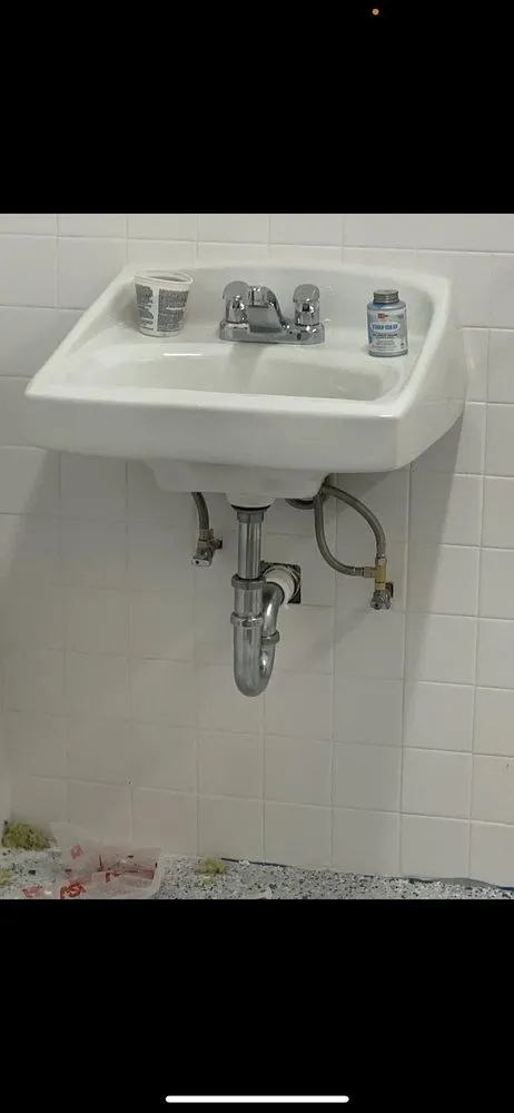 Emergency plumbing repair for homes in Houston, TX by Iron Hammer Plumbing and Remodeling