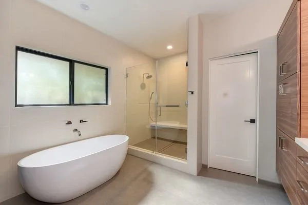 Iron Oak Plumbing Logo