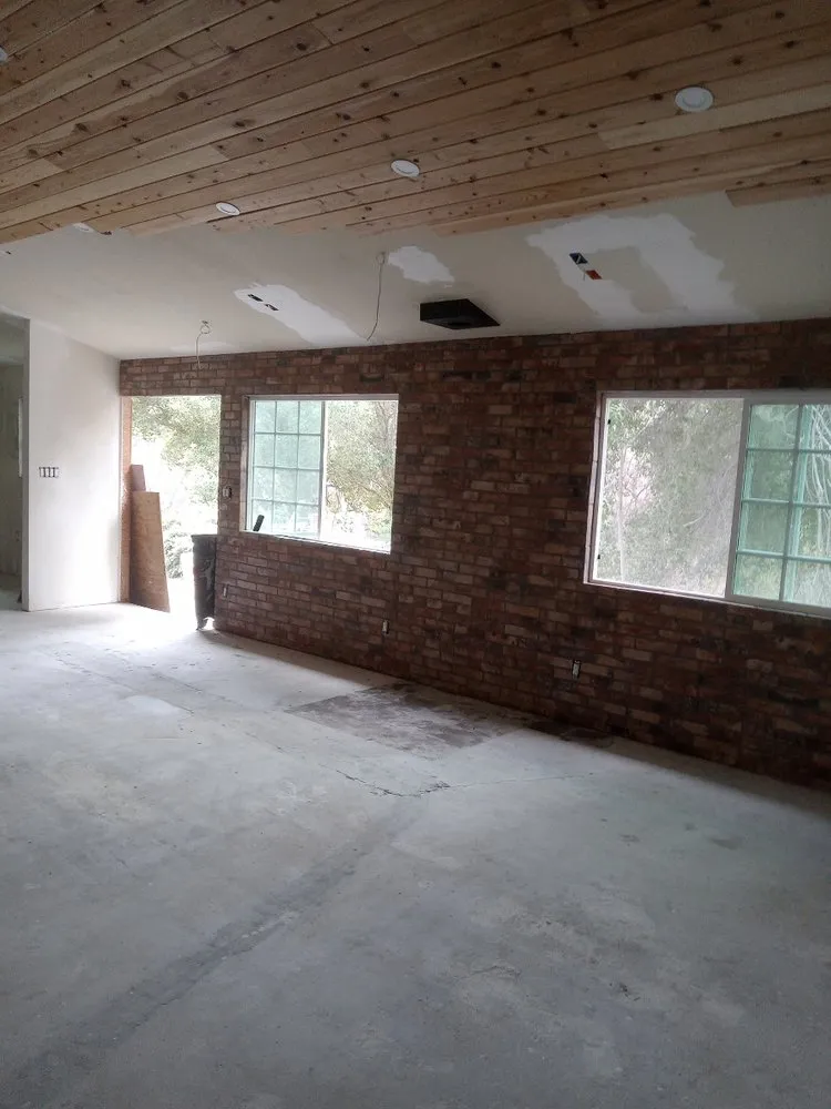 Slide of Islas PH Services