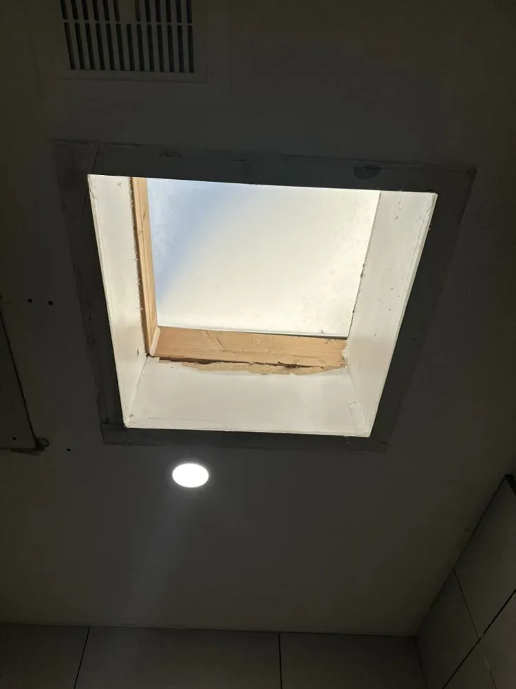 Slide of Iturrios Tile