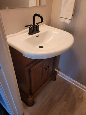 Ivey 123 Plumbing Logo