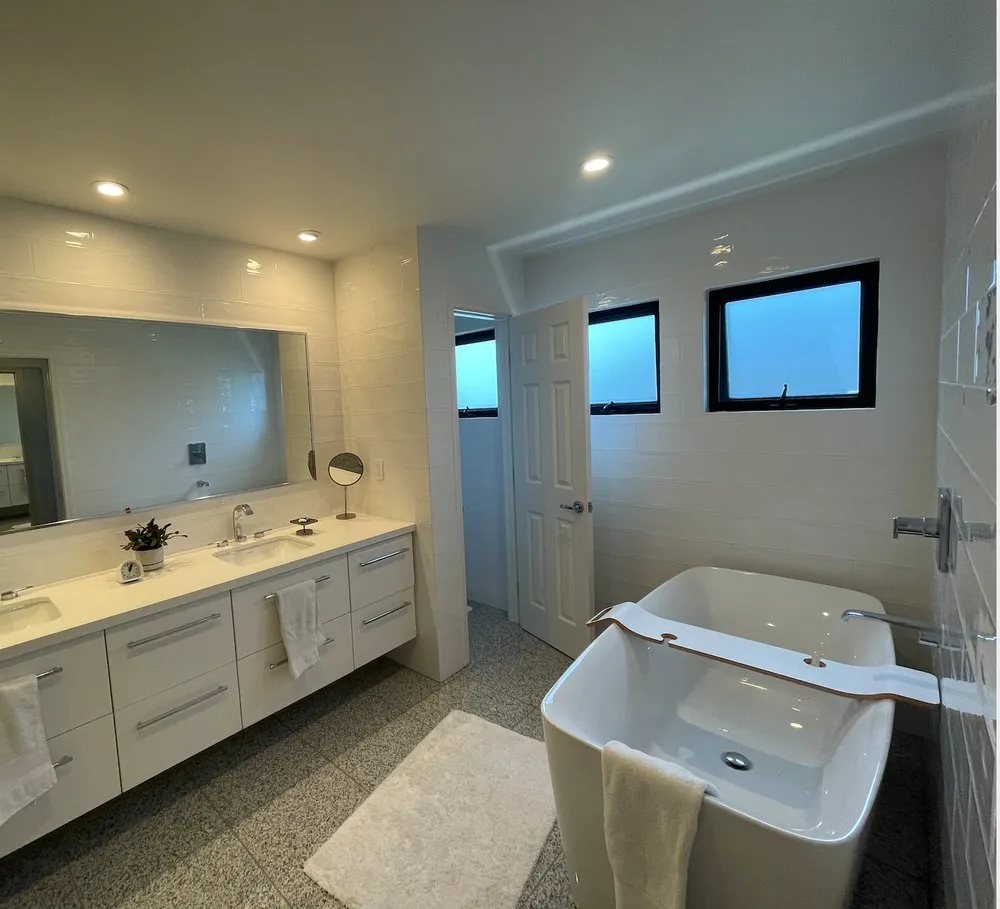 Slide of Ixtapa Construction