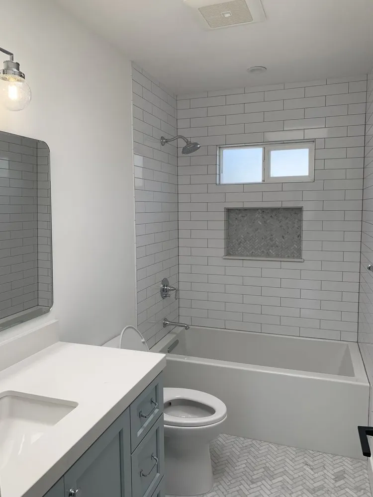 Slide of Ixtapa Construction