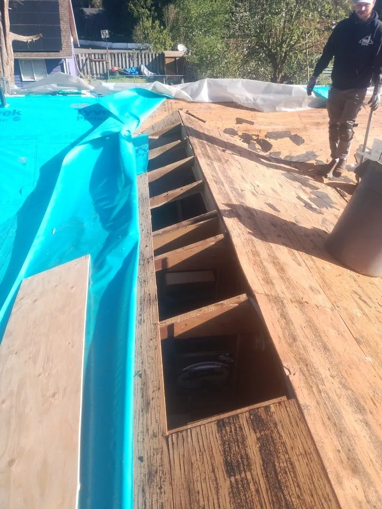 Slide of J and M Handyman