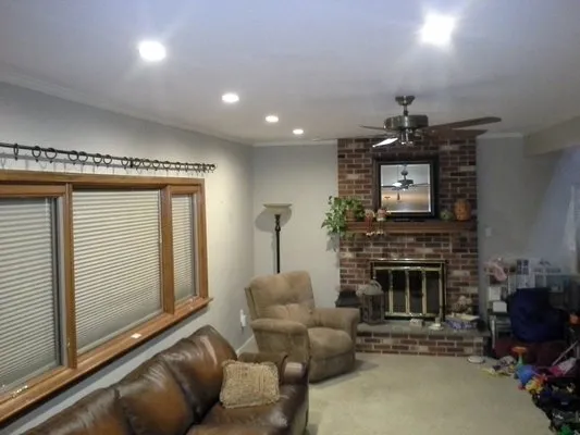 J W Home Improvements Logo