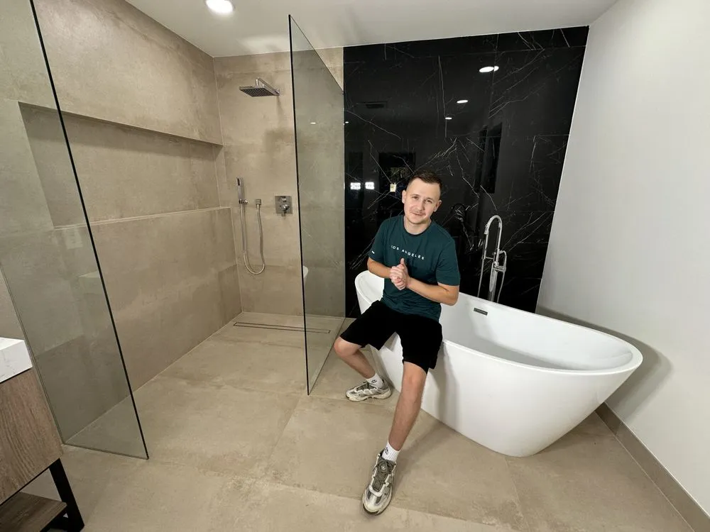 Slide of Jakov Ceramics