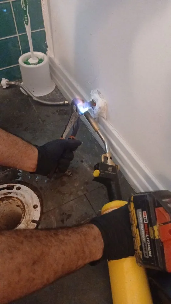 Professional emergency plumbing in Miami Gardens, FL by Jay And Norman Plumbing Services