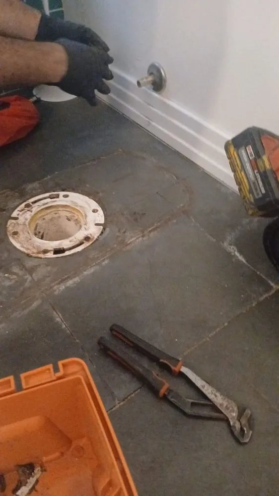 Emergency pipe repair in Miami Gardens, FL by Jay And Norman Plumbing Services