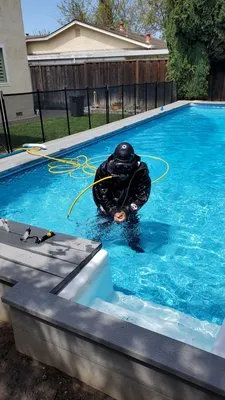 J&B Leak Finders Logo