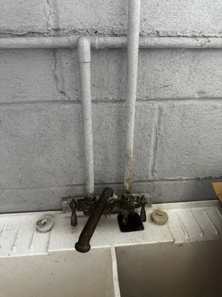 Slide of J&D Handy Service